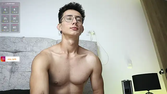 Snapshot of _Alexxx chatting on 10/29/25, 12:13 Alexxx online show from 10/29/25, 12:13