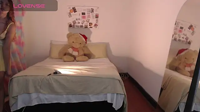 ValienteGirl  online show from 11/26/25, 03:40