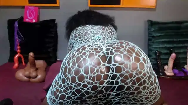 Snapshot of DarkNSpicy4U chatting on 11/26/25, 04:13 DarkNSpicy4U online show from 11/26/25, 04:13