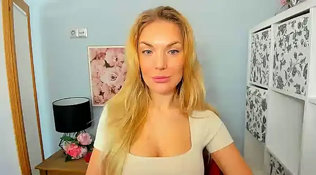 AulloraHoney online show from 12/02/24, 06:20