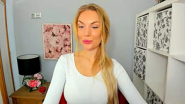 AulloraHoney online show from 12/03/24, 09:22