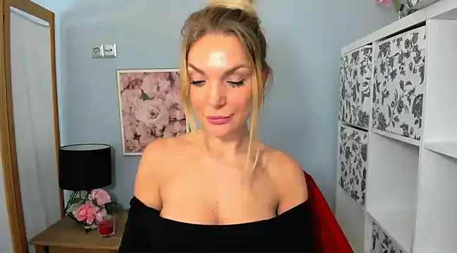 AulloraHoney online show from 12/19/24, 06:56