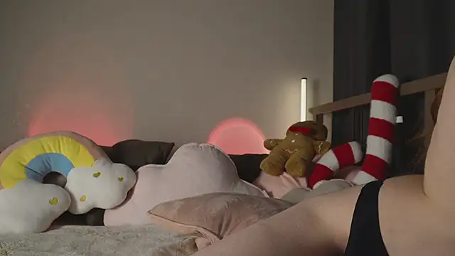 Snapshot of MiracleSandy chatting on 12/22/24, 11:09 MiracleSandy online show from 12/22/24, 11:09