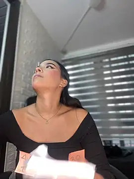 Little Amber6 online show from 02/18/25, 10:03