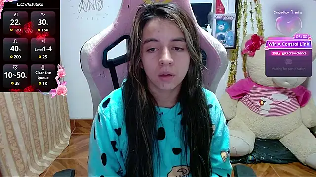 Maggie Fox3 online show from 01/03/25, 01:48