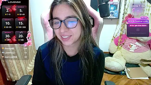 Maggie Fox3 online show from 02/01/25, 06:43