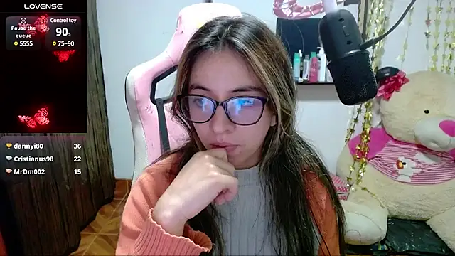 Maggie Fox3 online show from 02/09/25, 06:11