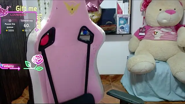 Maggie Fox3 online show from 09/13/25, 02:11