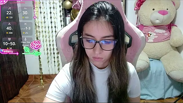 Maggie Fox3 online show from 10/18/25, 02:14