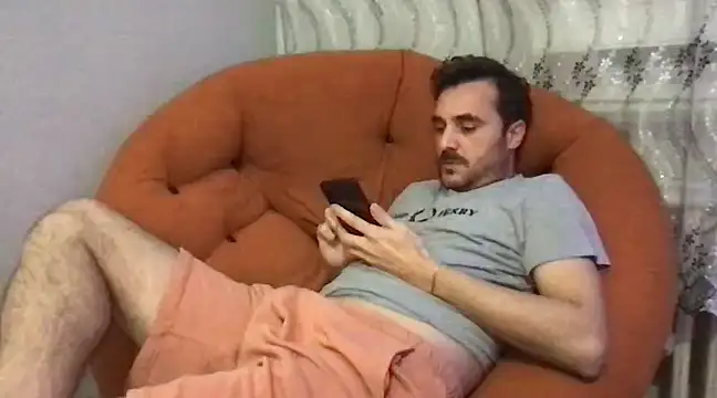 Snapshot of Consensustr chatting on 01/01/25, 07:43 Consensustr online show from 01/01/25, 07:43