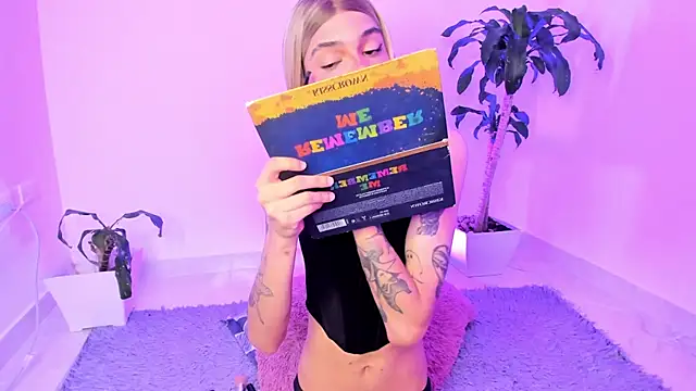 Varya Ferreira online show from 04/07/26, 07:42