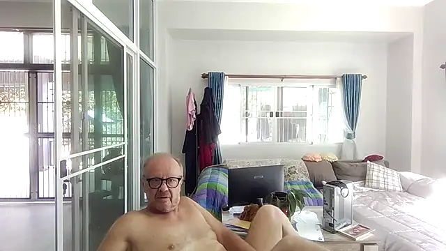 Snapshot of 58klaus chatting on 12/15/25, 04:28 58klaus online show from 12/15/25, 04:28