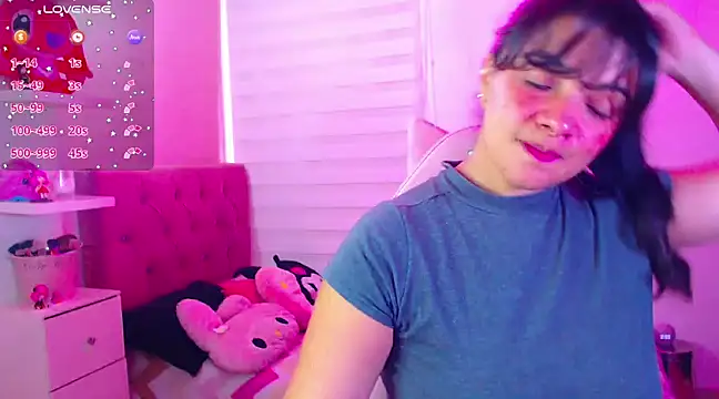 Snapshot of Vannessa__Shy chatting on 12/06/24, 07:34 Vannessa  Shy online show from 12/06/24, 07:34