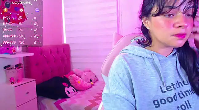 Snapshot of Vannessa__Shy chatting on 12/09/24, 08:01 Vannessa  Shy online show from 12/09/24, 08:01