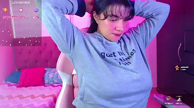 Snapshot of Vannessa__Shy chatting on 12/28/24, 08:58 Vannessa  Shy online show from 12/28/24, 08:58