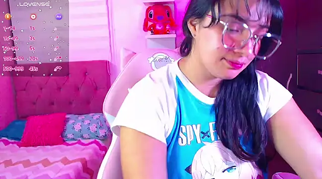 Snapshot of Vannessa__Shy chatting on 12/28/24, 11:59 Vannessa  Shy online show from 12/28/24, 11:59