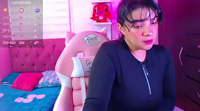 Snapshot of Vannessa__Shy chatting on 01/02/25, 08:57 Vannessa  Shy online show from 01/02/25, 08:57