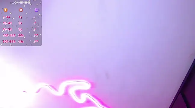 Snapshot of Vannessa__Shy chatting on 01/11/25, 01:01 Vannessa  Shy online show from 01/11/25, 01:01