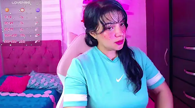 Snapshot of Vannessa__Shy chatting on 01/15/25, 09:51 Vannessa  Shy online show from 01/15/25, 09:51