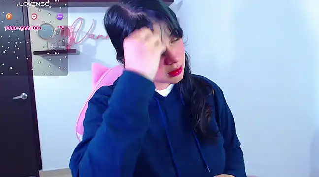 Snapshot of Vannessa__Shy chatting on 01/27/25, 08:28 Vannessa  Shy online show from 01/27/25, 08:28