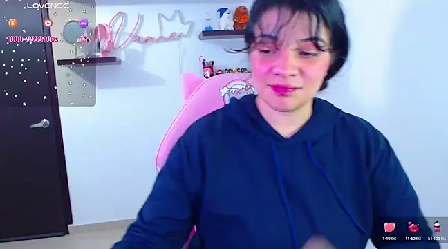 Snapshot of Vannessa__Shy chatting on 01/28/25, 03:46 Vannessa  Shy online show from 01/28/25, 03:46