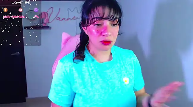 Snapshot of Vannessa__Shy chatting on 02/25/25, 12:25 Vannessa  Shy online show from 02/25/25, 12:25