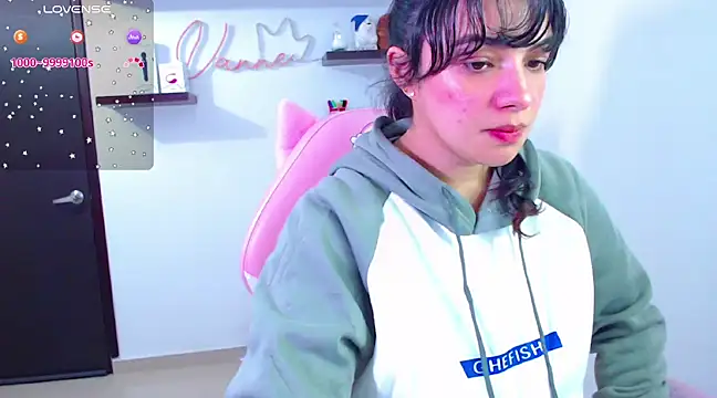 Snapshot of Vannessa__Shy chatting on 03/11/25, 09:59 Vannessa  Shy online show from 03/11/25, 09:59