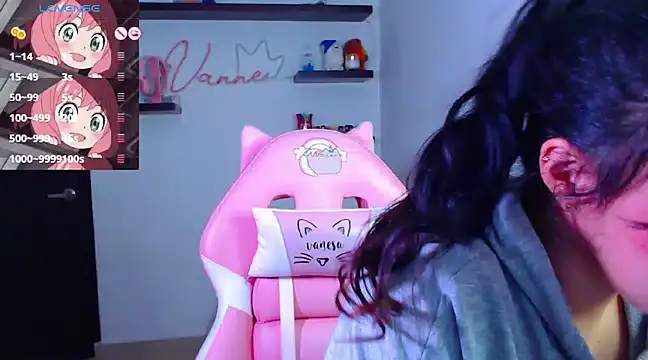 Snapshot of Vannessa__Shy chatting on 03/20/25, 12:30 Vannessa  Shy online show from 03/20/25, 12:30