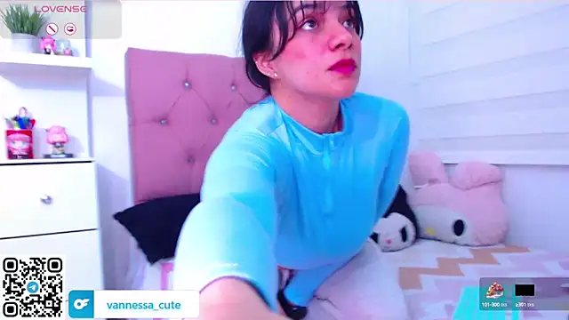 Snapshot of Vannessa__Shy chatting on 09/18/25, 11:29 Vannessa  Shy online show from 09/18/25, 11:29