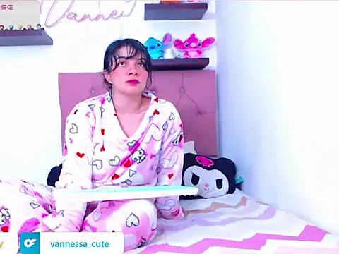 Snapshot of Vannessa__Shy chatting on 10/09/25, 01:47 Vannessa  Shy online show from 10/09/25, 01:47