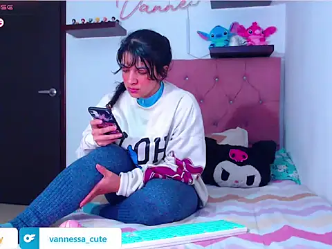 Snapshot of Vannessa__Shy chatting on 10/26/25, 03:12 Vannessa  Shy online show from 10/26/25, 03:12