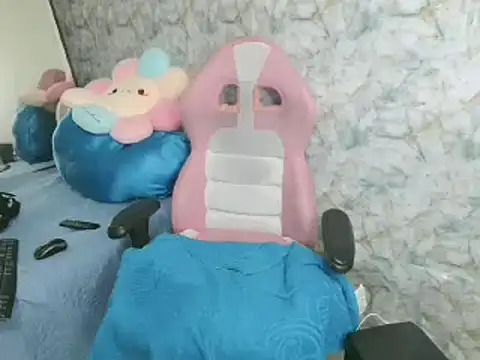 Snapshot of manuhela18 chatting on 03/22/25, 01:32 manuhela18 online show from 03/22/25, 01:32