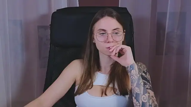  AnnaStark  online show from 03/13/25, 08:54