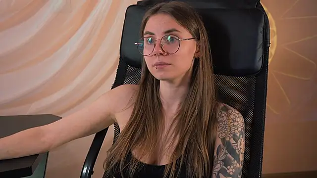  AnnaStark  online show from 10/26/25, 08:20