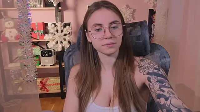  AnnaStark  online show from 12/13/25, 08:04