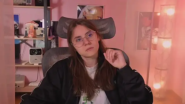 Snapshot of _AnnaStark_ chatting on 06/12/26, 07:02 AnnaStark online show from 06/12/26, 07:02