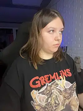 Snapshot of XNirvanaX chatting on 11/23/25, 02:55 XNirvanaX online show from 11/23/25, 02:55