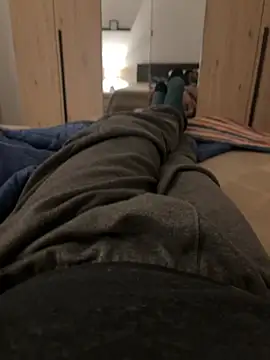 Snapshot of alex21017 chatting on 12/23/24, 10:55 alex21017 online show from 12/23/24, 10:55