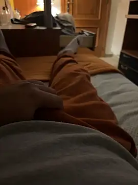 Snapshot of alex21017 chatting on 11/08/25, 02:12 alex21017 online show from 11/08/25, 02:12