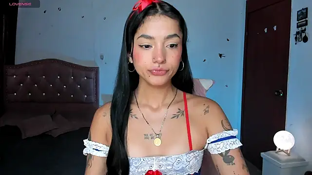 Lizzie corner v online show from 12/14/24, 02:31