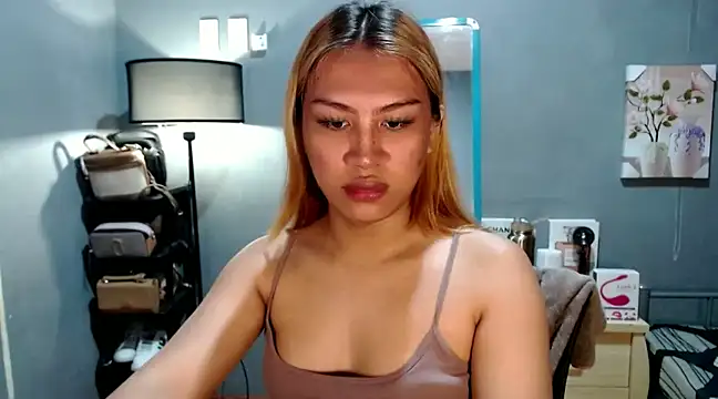 Snapshot of luxxy_grand chatting on 01/14/25, 08:20 luxxy grand online show from 01/14/25, 08:20