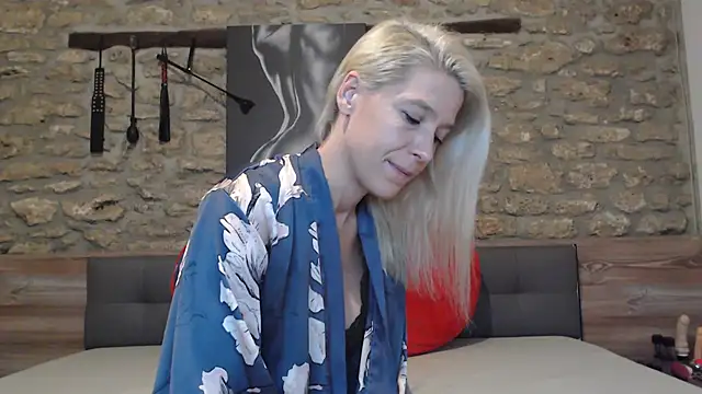 Naschkatze01 online show from 12/03/25, 07:56