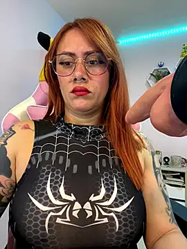 Luna Paris  online show from 10/23/25, 02:38