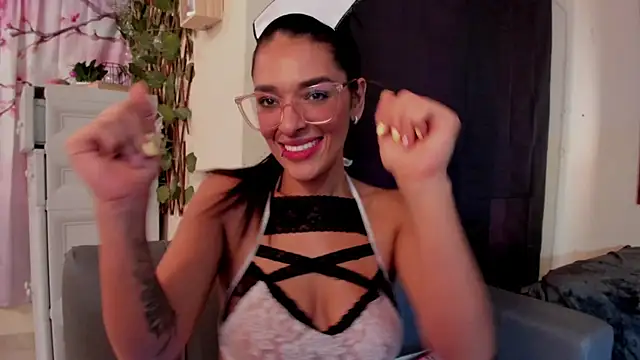 annyluna1 online show from 05/06/26, 05:40