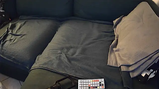 Snapshot of Cesaresweet chatting on 11/20/25, 11:48 Cesaresweet online show from 11/20/25, 11:48