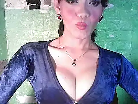 Rosebaumgardner1234 online show from 02/23/25, 02:04