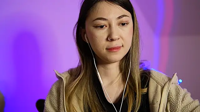 chibi moon  online show from 01/18/25, 08:09