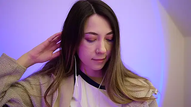 chibi moon  online show from 03/21/25, 09:12