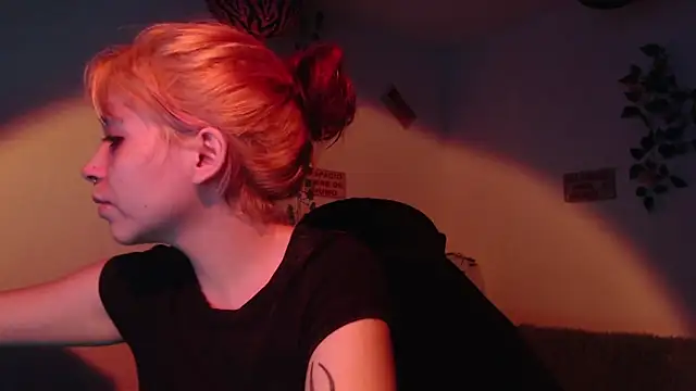 Snapshot of MaryJannes chatting on 11/27/25, 07:43 MaryJannes online show from 11/27/25, 07:43