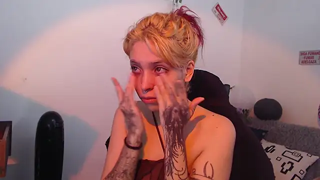 Snapshot of MaryJannes chatting on 11/29/25, 01:25 MaryJannes online show from 11/29/25, 01:25